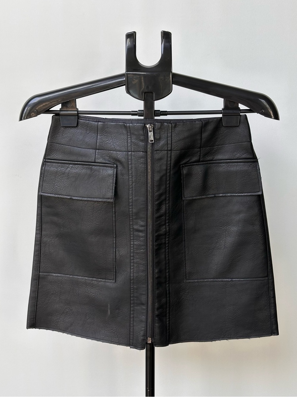 21 Saints Black Faux Leather Mini Skirt Front Zip Pocket Detail Women’s Size S